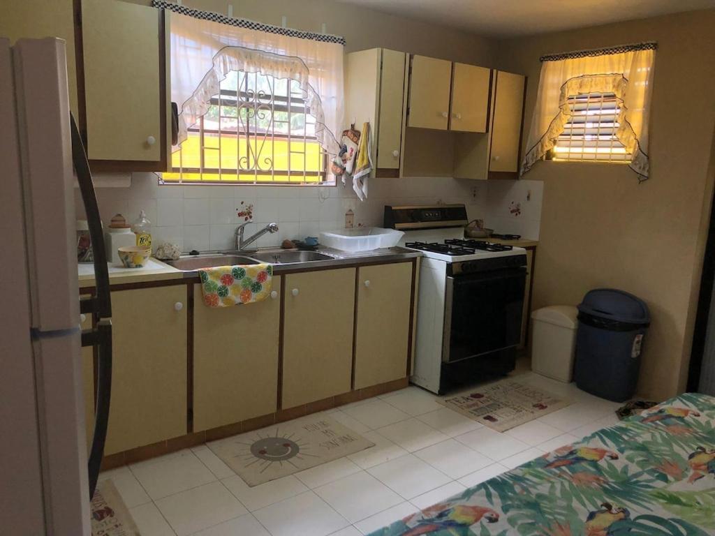 布里奇敦Donamae 2 Story Barbados House别墅 外观 照片