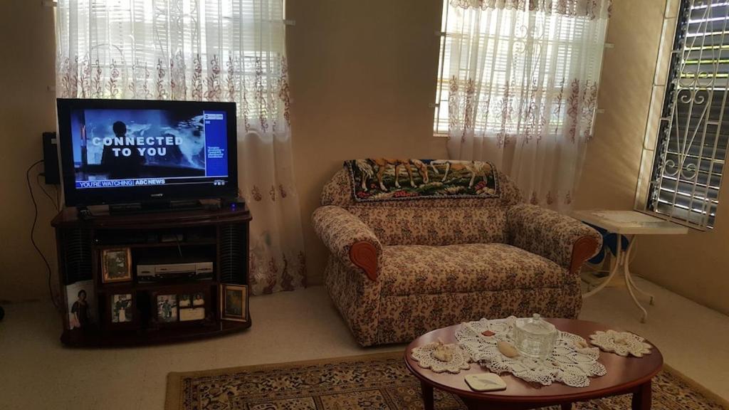 布里奇敦Donamae 2 Story Barbados House别墅 外观 照片