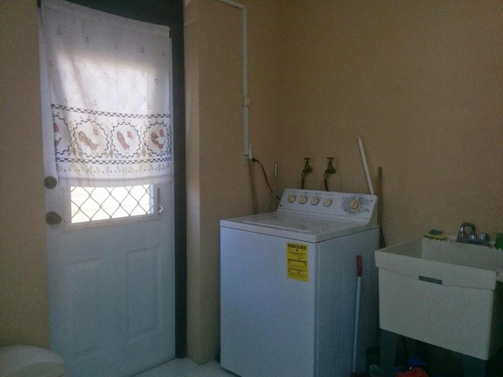 布里奇敦Donamae 2 Story Barbados House别墅 外观 照片